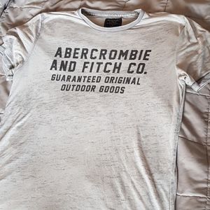 Abercrombie feathered tee